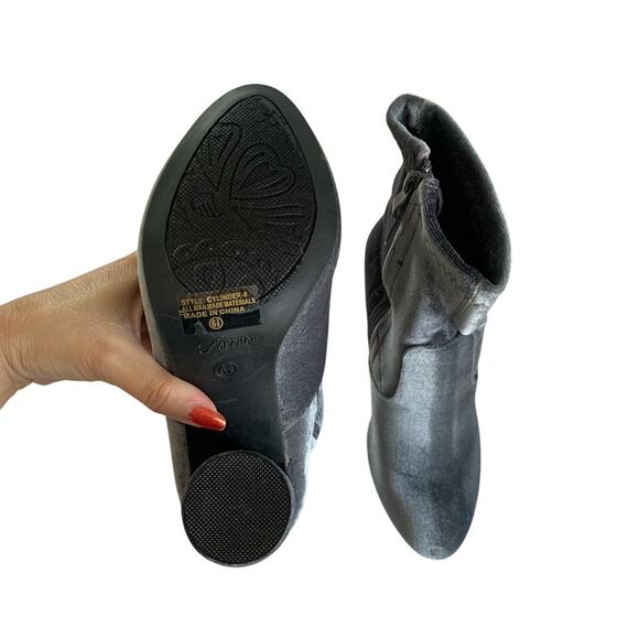Forever Gray Velour Block Heel Almond Shaped Toe Sock Ankle Booties Size 6.5 - Picture 5 of 11
